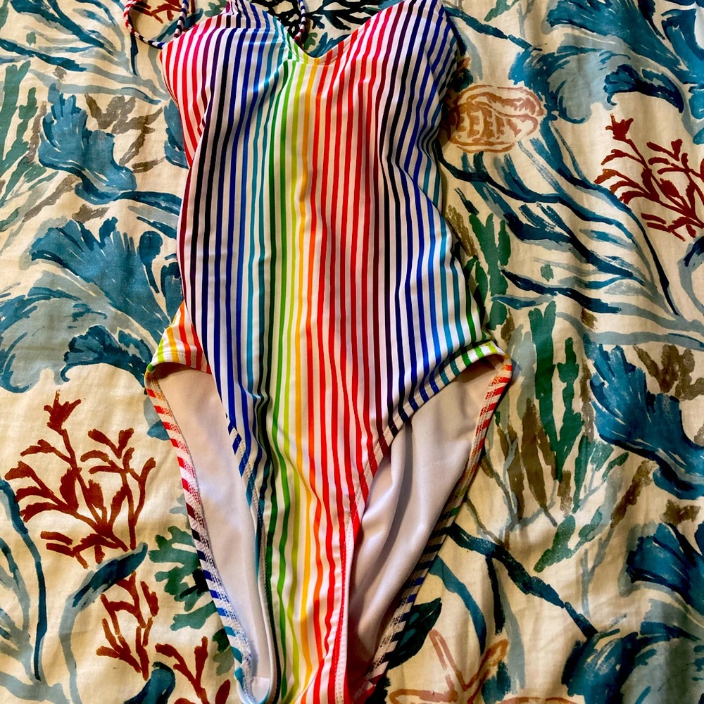 One piece swim
